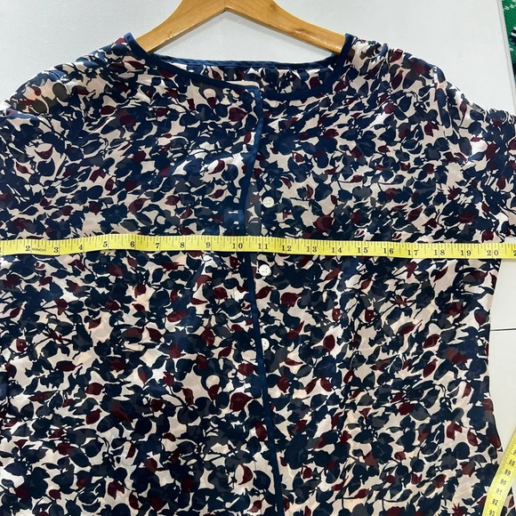 LOFT Floral Blouse SizeMP - Picture 7 of 9